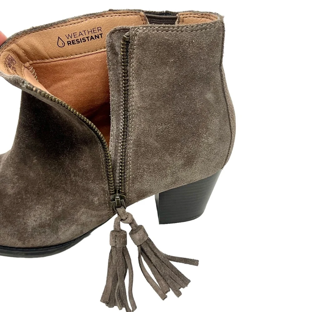 Vionic women's Madeline Greige Weatherproof Suede Ankle Boot size 9 - Picture 11 of 13